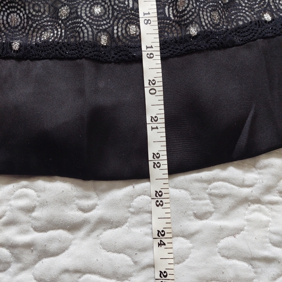 Strapless black and silver lace dress with ruffle and ribbon details - Picture 4 of 7